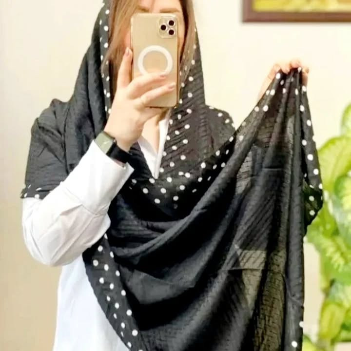 شال دخترانه مدل نخی دور طرح دار پلنگی منگوله دار