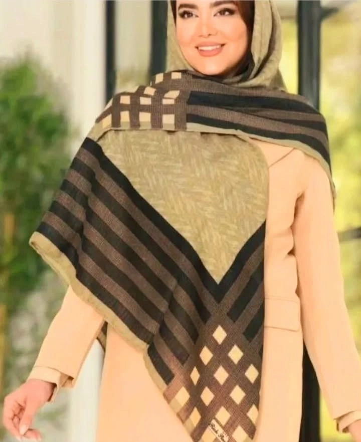 روسری زنانه مدل نخ دور دست دوز قواره ۱۲۰