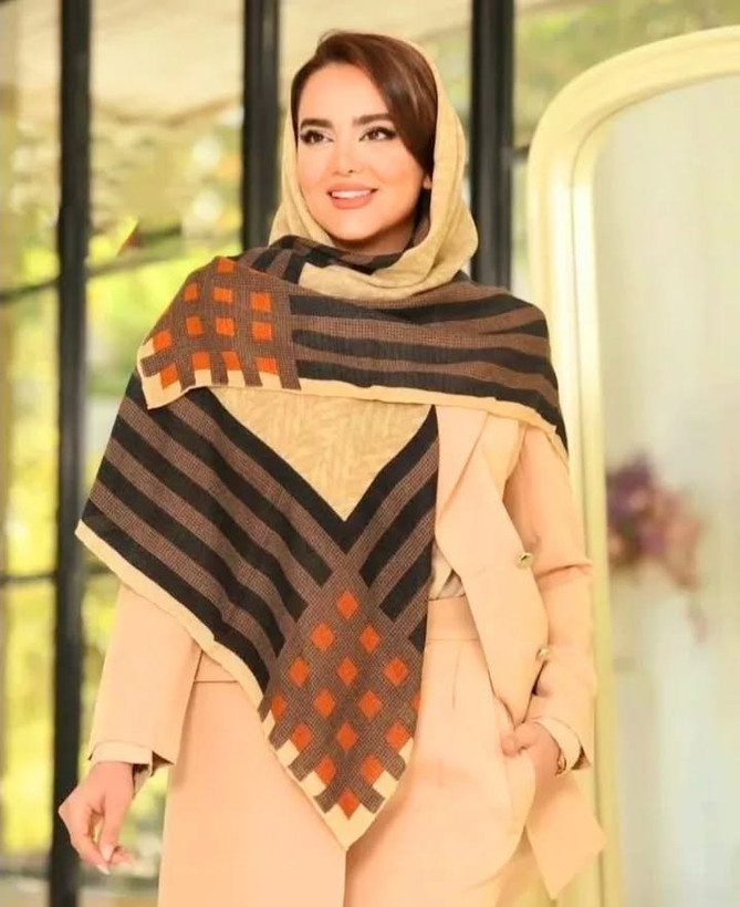 روسری زنانه مدل نخ دور دست دوز قواره ۱۲۰