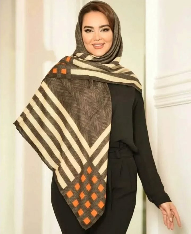 روسری زنانه مدل نخ دور دست دوز قواره ۱۲۰