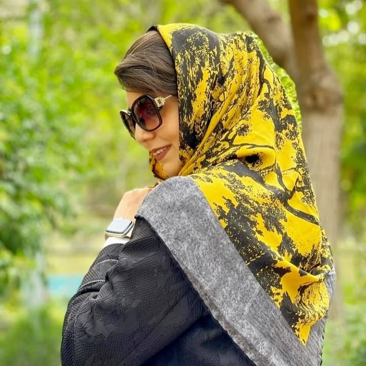 روسری زنانه نخ وارداتی درجه یک دور دست دوز عرض ۱۲۰