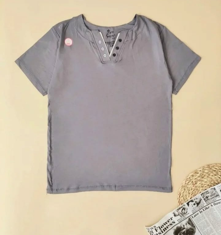 تیشرت زنانه یقه هفت دکمه نما ویسکوز نخ ۱۰۰٪بهار پوش سایز ۲و ۳