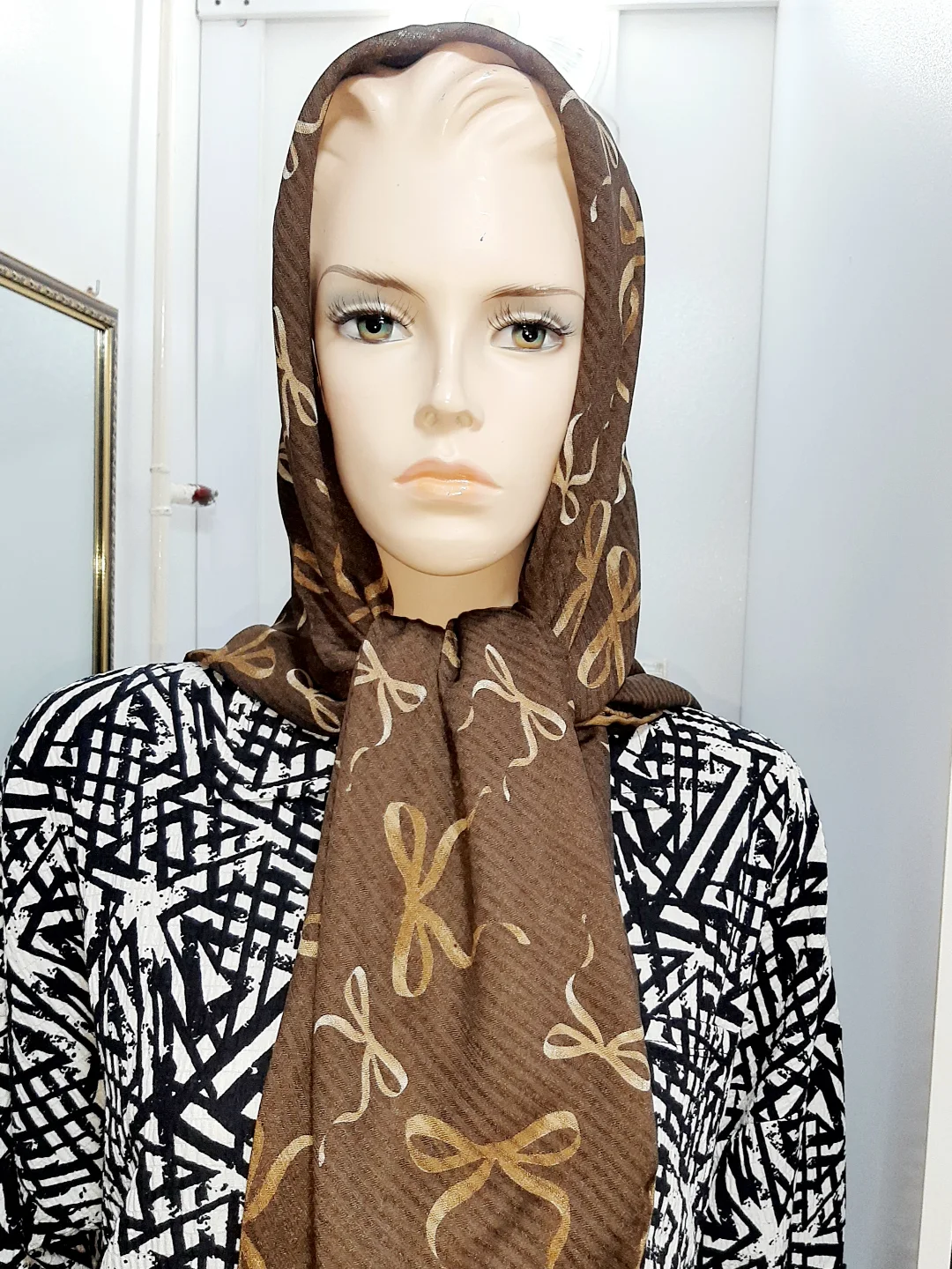 روسری دخترانه نخ دور دست دوز طرح پاپیون عرض ۱۲۰