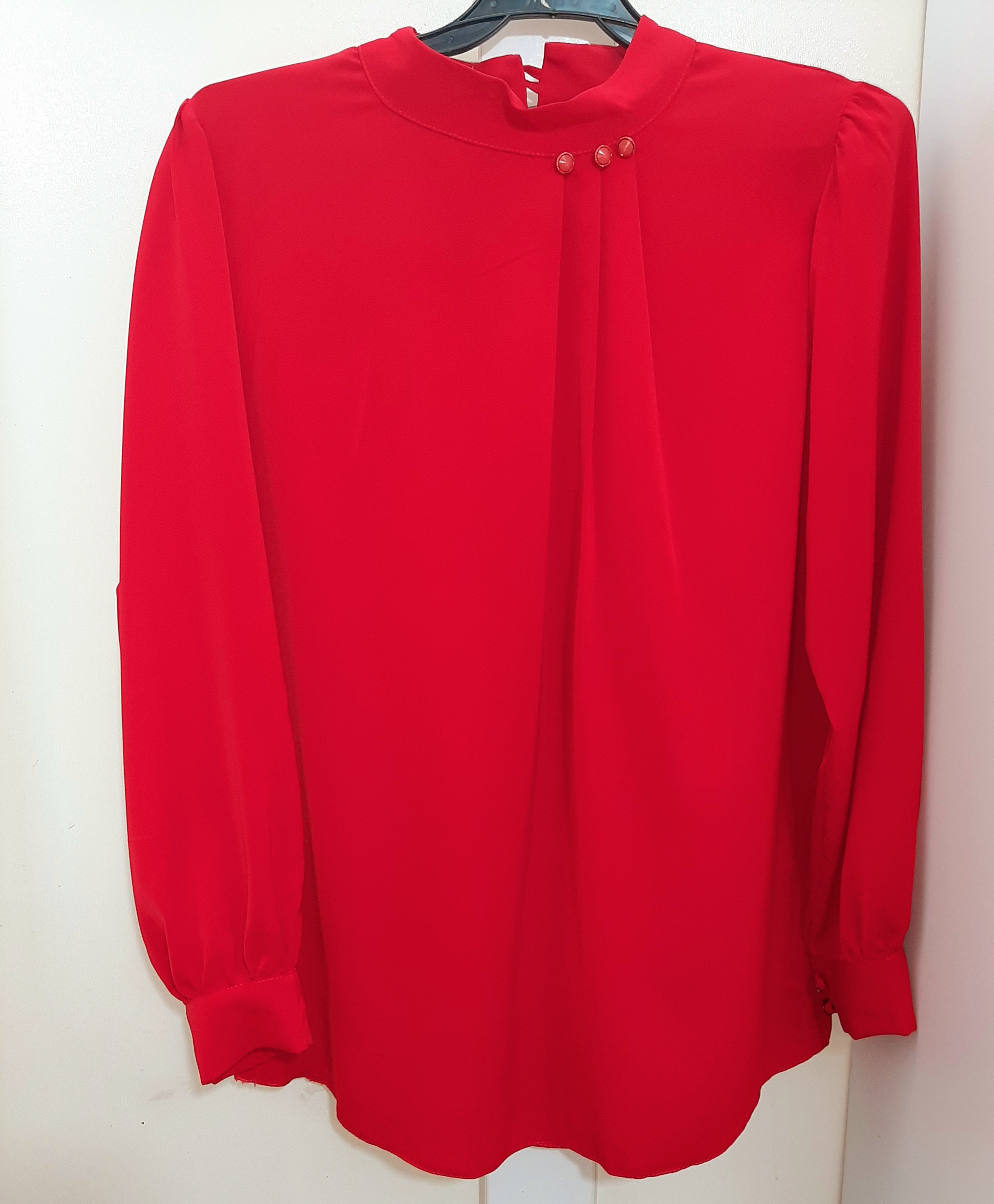 یدونه این رنگ فقط سایز ۲ مناسب سایز ۴۲تا ۴۴