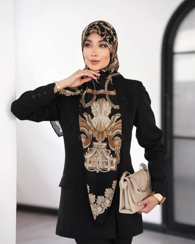 روسری زنانه نخی گارزا ژاکارد عرض ۱۴۰ دور دست دوز مشکی کرم هشت طرح متفاوت