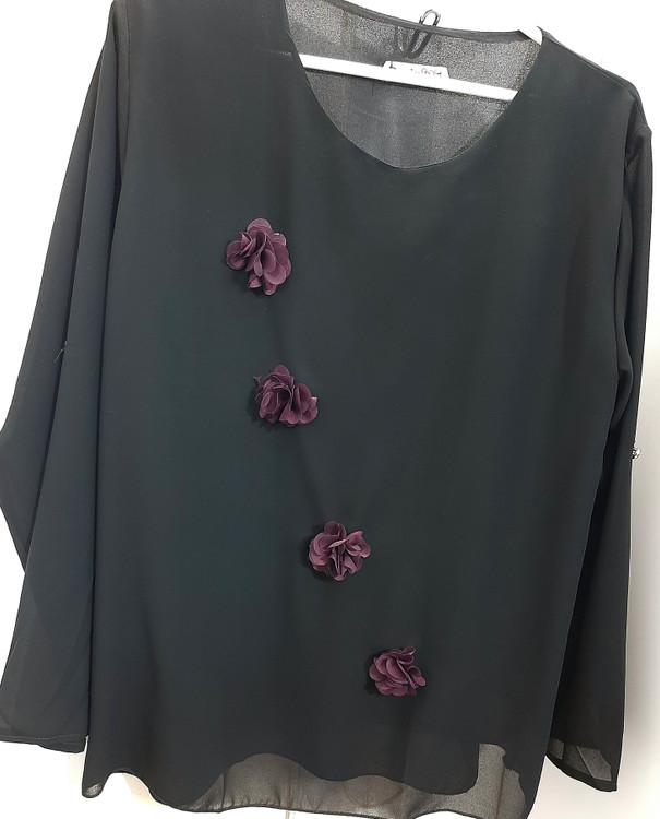 بلوز دخترانه آستین بلند حریر گل برجسته بدنه کار استر دار آستین بدون استر